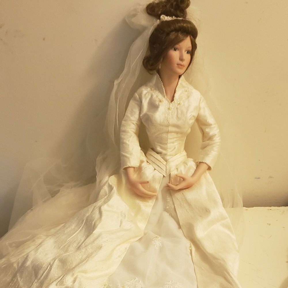 Vintage Porcelain Wedding Doll Classic & Beautiful